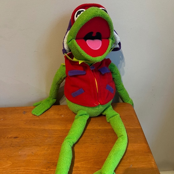 Kermit the Frog from Macy's. Full Size - Picture 1 of 5